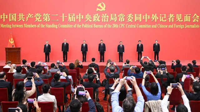 Xi Jinping leads CPC leadership in meeting the press